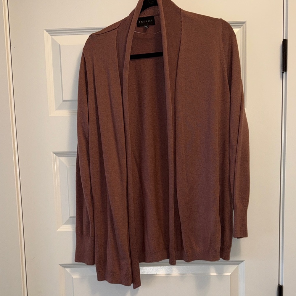 Premise cardigan like new size L